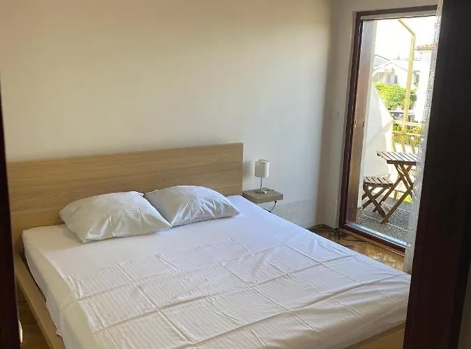 アパート Ivan ヴァンタシチ